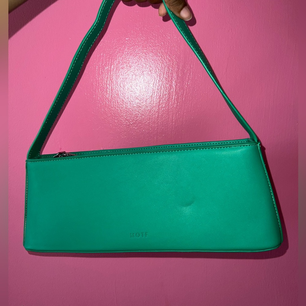 Green purse never used